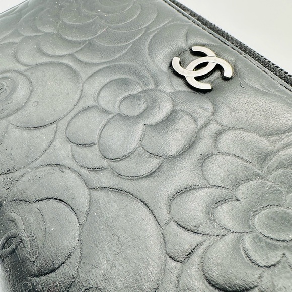 Chanel Large Puffy Zip around wallet - Picture 3 of 13